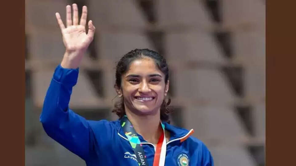 Vinesh Phogat's Olympic dreams shattered, Indian grappler disqualified due to overweight, Vinesh Phogat, Paris Olympics.