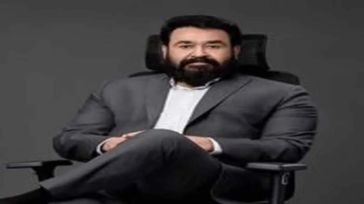  Shobhaa De Criticizes Mohanlal for Resigning from 'AMMA'