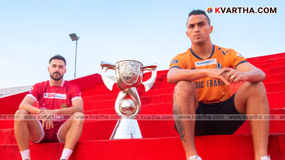 Players of Kannur Warriors and Thrissur Magic FC in action