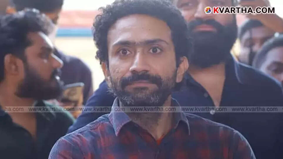 Actor Shine Tom Chacko.Facebook Title: