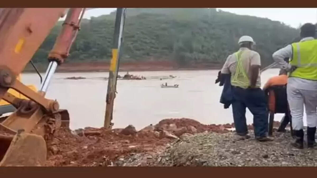 Man's Body Found in Sea Near Shirur Landslide Site, Shirur Landslide, Karnataka, Dead Body.