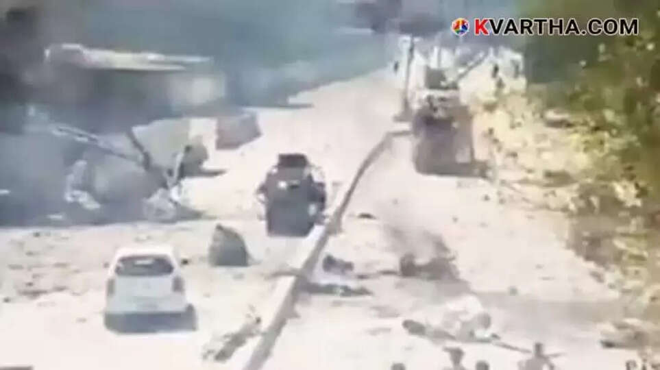 Car Bomb Explosion Outside Pakistani Paramilitary Headquarters in Quetta Kills 13 People