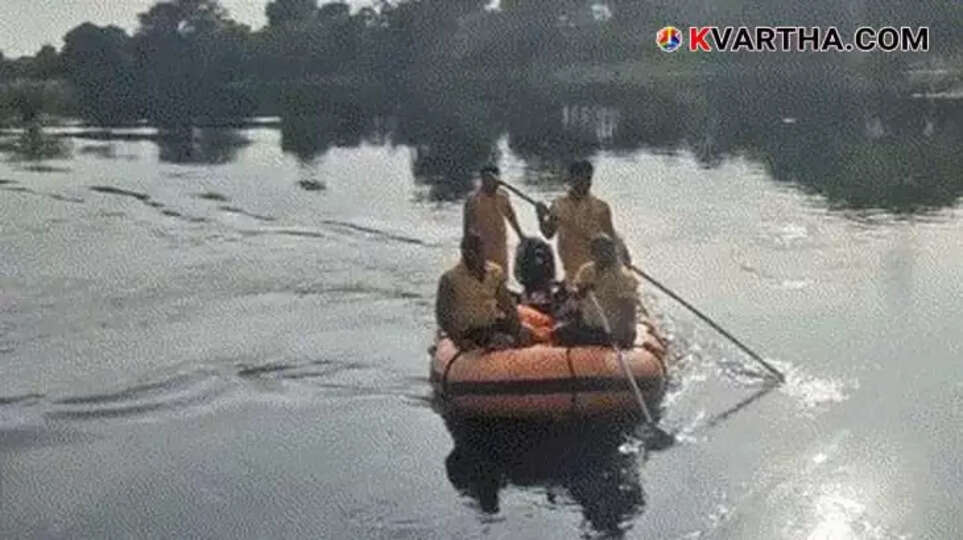 Family's Van Falls into River After Following Google Maps Directions