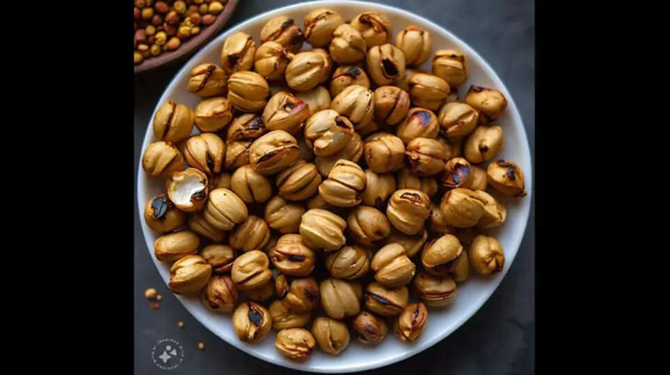 A bowl of makhanas.