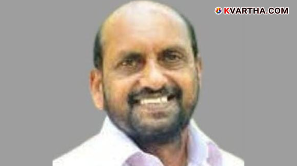 Congress workers conducting a torchlight march in Kannur city for K Sudhakaran.