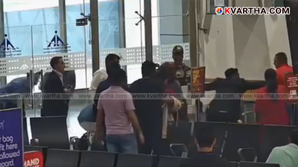 Military officer assaulting SpiceJet staff at Srinagar airport