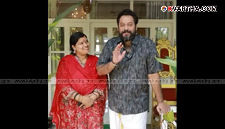 Actor Bala with his wife Kokila