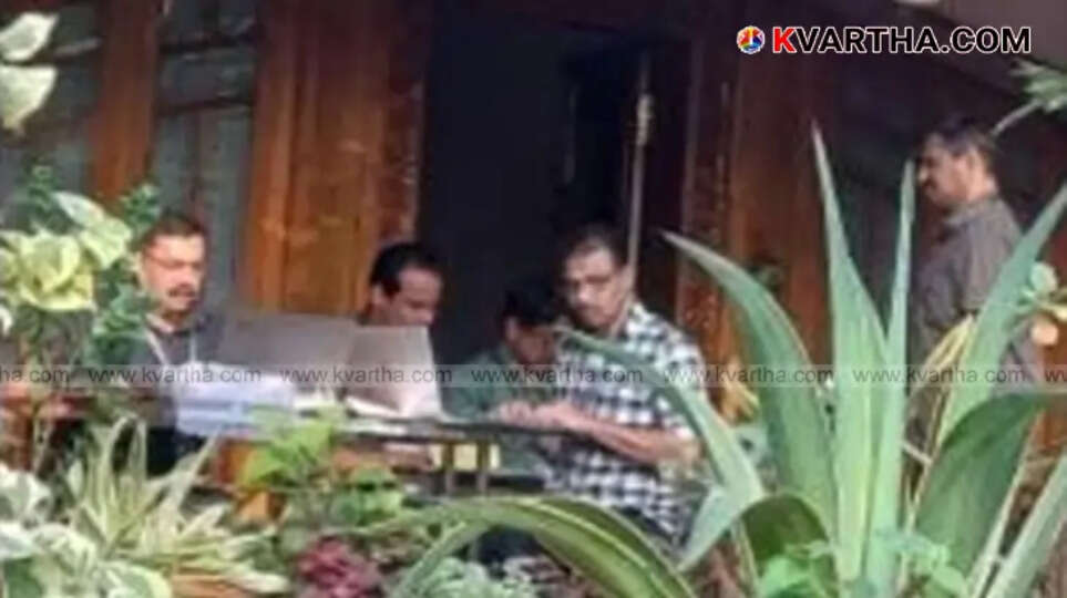 Vigilance raid at P K Rajesh’s house in Kannur