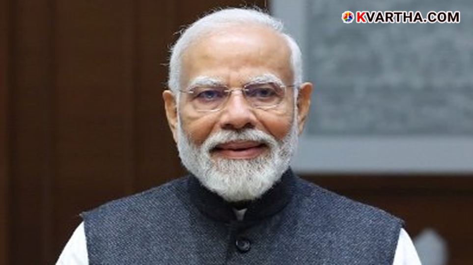 Prime Minister Narendra Modi greeting the nation.