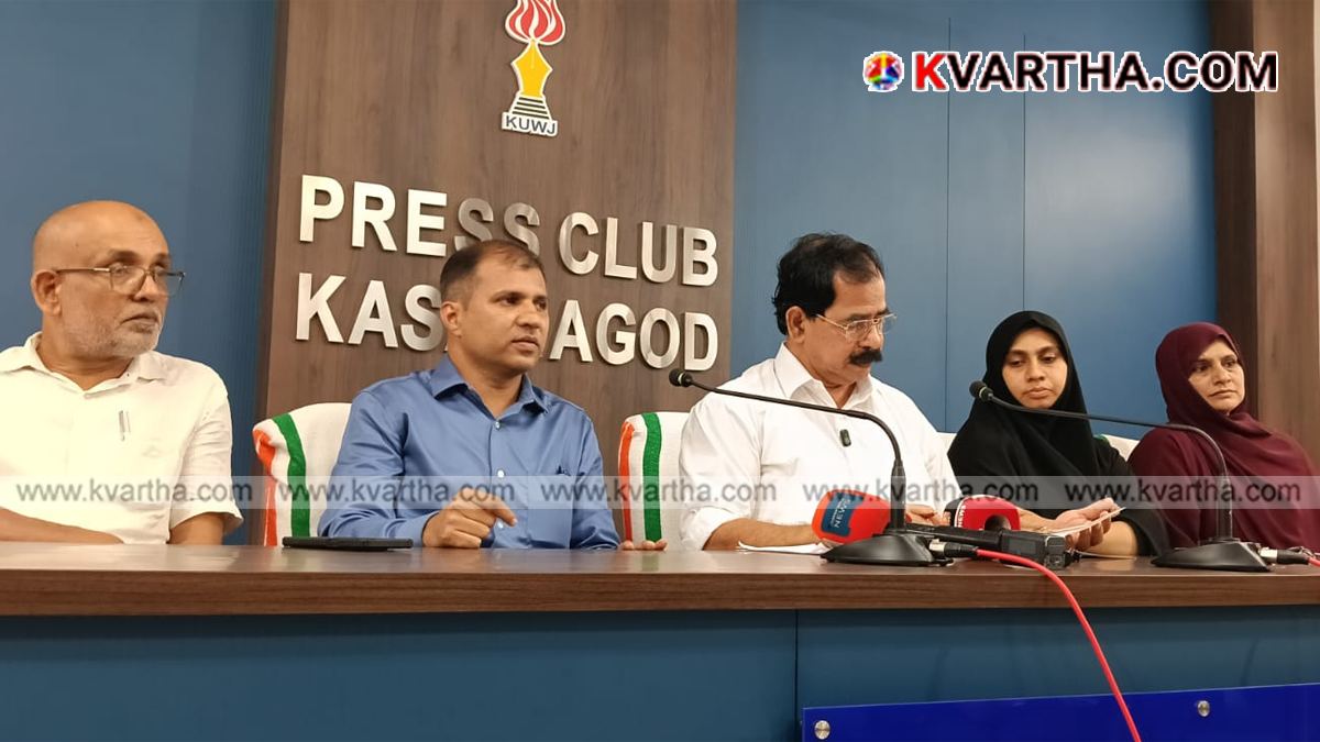  Irfana Iqbal addressing the press meet in Kasaragod
