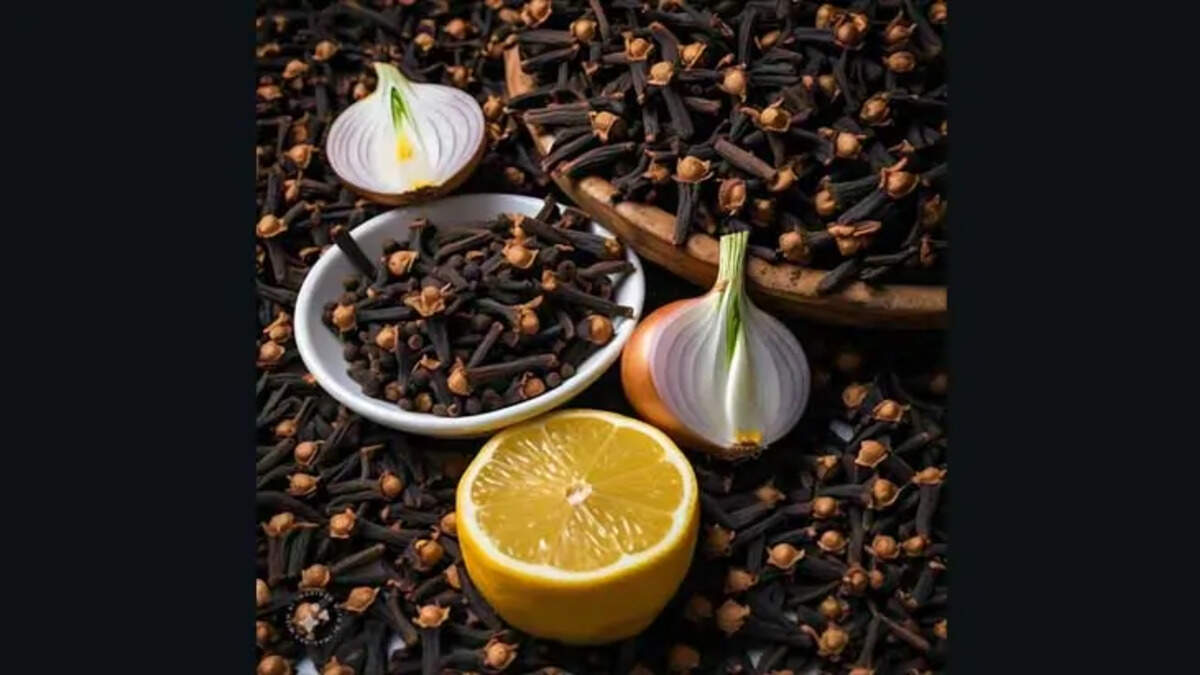 The Surprising Health Benefits of Cloves, Lemon, and Onion