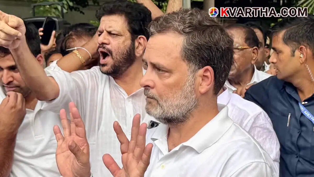 Attack on students is an attack on Indian families; Rahul Gandhi holds dharna in front of PM's residence
