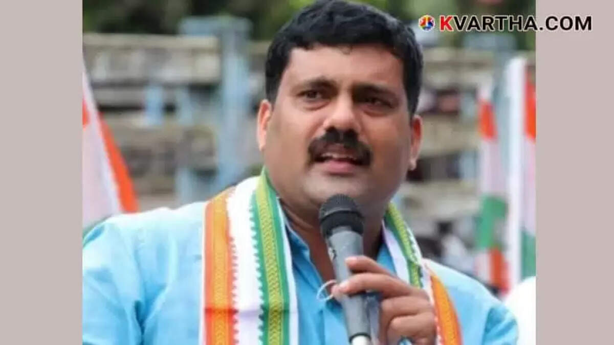 DYFI Protest Against Youth Congress Leader Rijil Makkutty in Valayam Over Alleged Speech Against Pinarayi Vijayan
