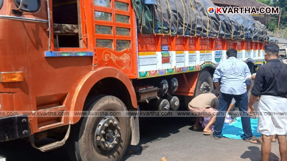  Scene of the road accident near Mandoor Village Office involving a lorry.