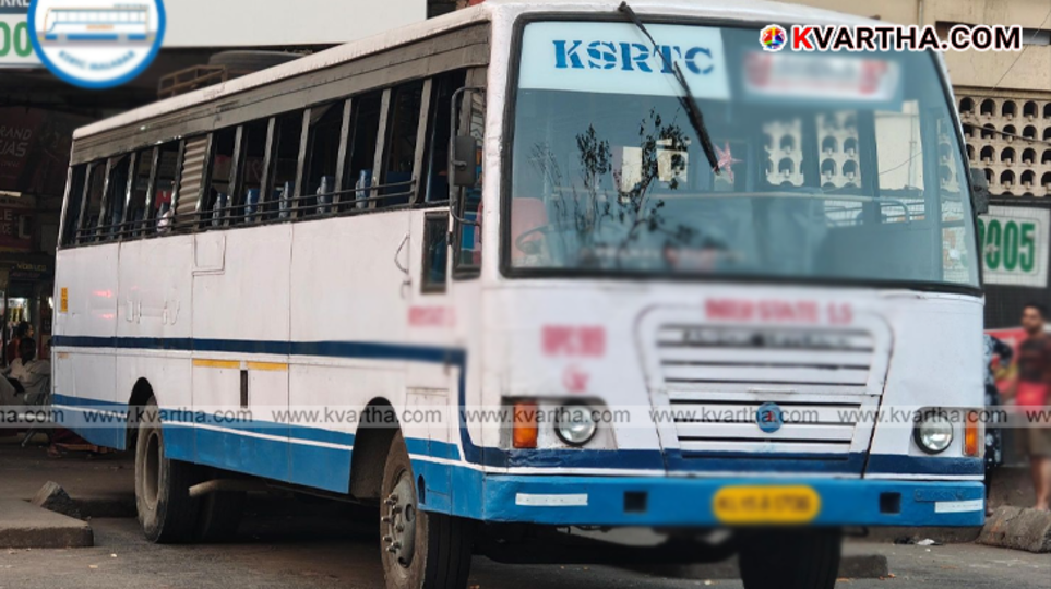 Speaker A.N. Shamseer flagging off the KSRTC bus to Malabar Cancer Center.