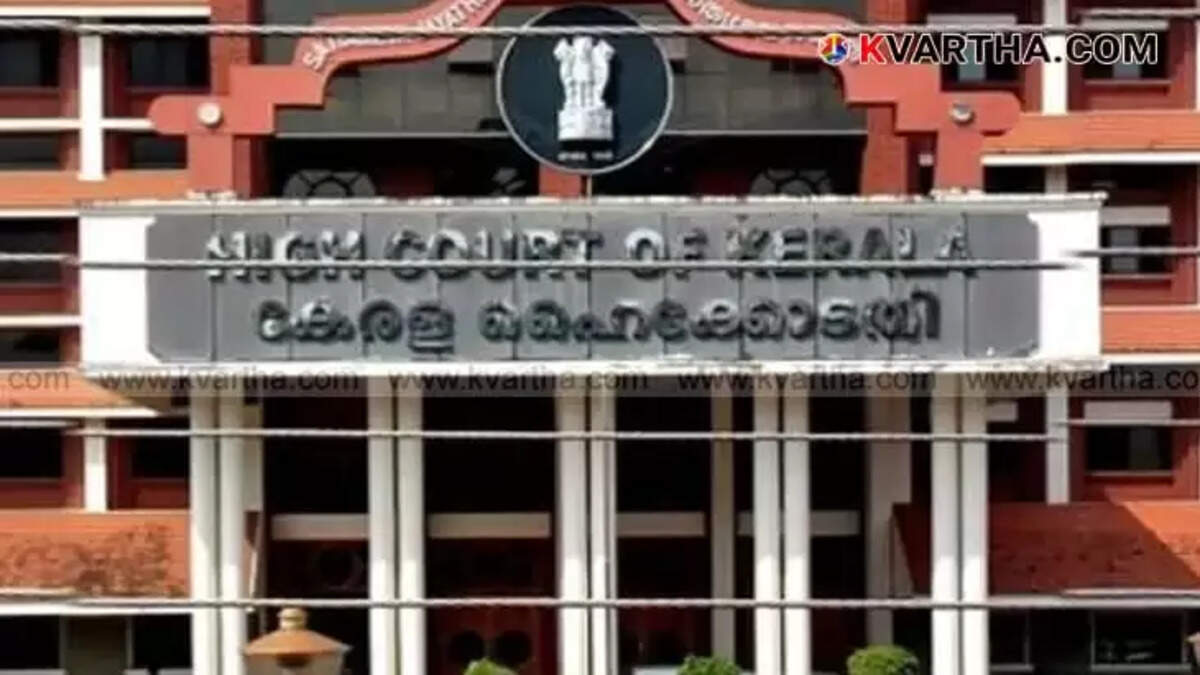 Kerala Students and Teachers Write to Chief Justice Over Flooded School
