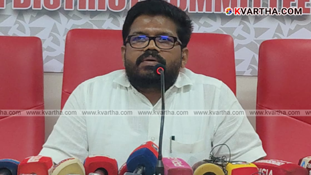 CPI(M) District Secretary K K Ragesh giving a statement.