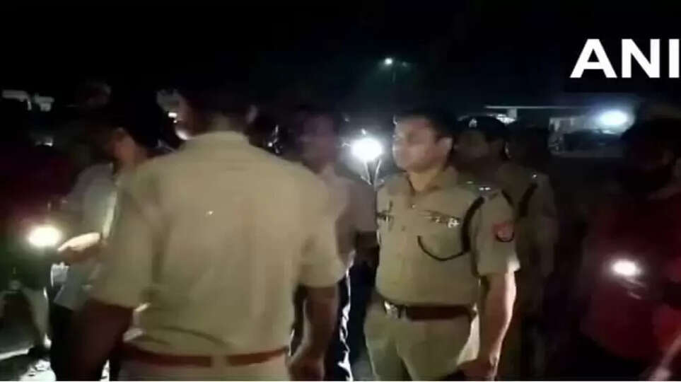 11 Dead, 10 Injured After Truck Hits Bus Carrying Devotees In UP,&nbsp;Shahjahanpur, Uttar Pradesh, Uttarakhand, Devotees, Khutar Police Station