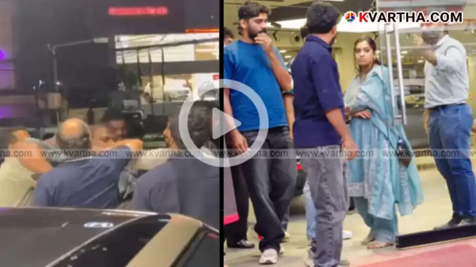 Exterior view of Vayalat Mahindra showroom in Maradu, Kochi.