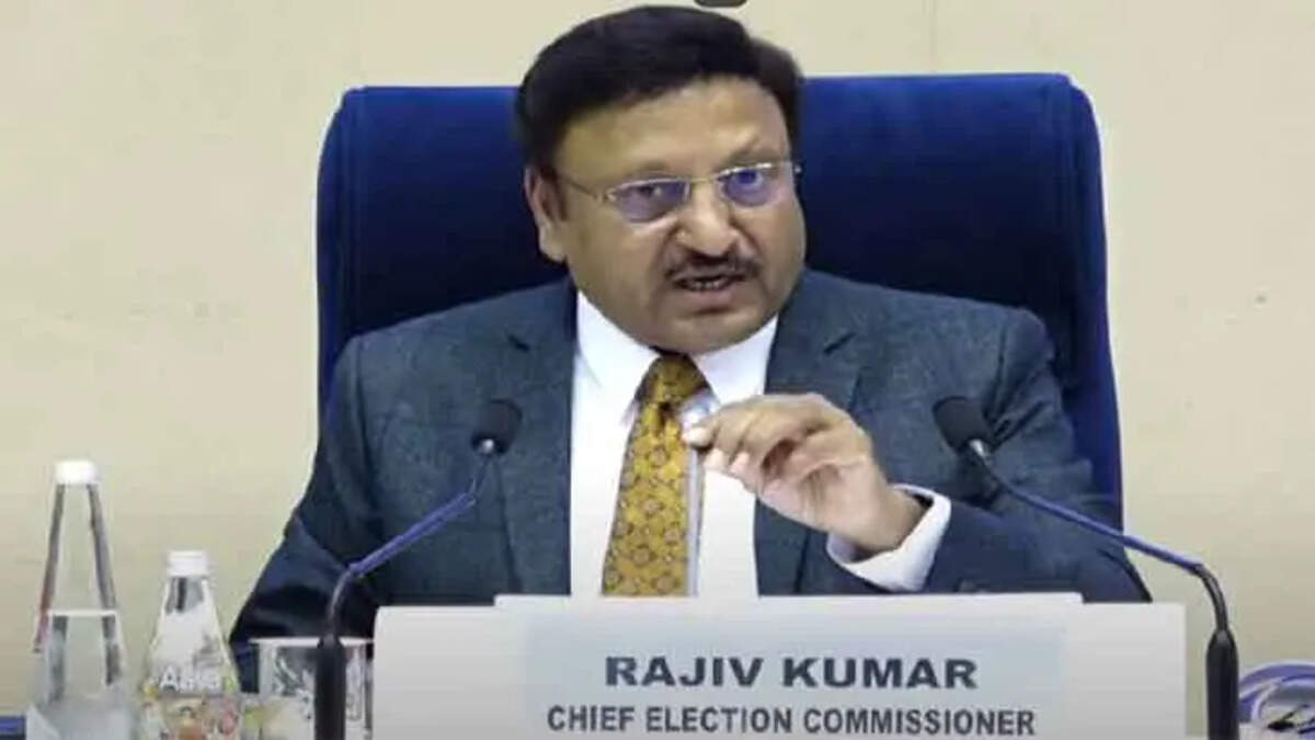Chief Election Commissioner&rsquo;s Helicopter Makes Emergency Landing Near Pithoragarh