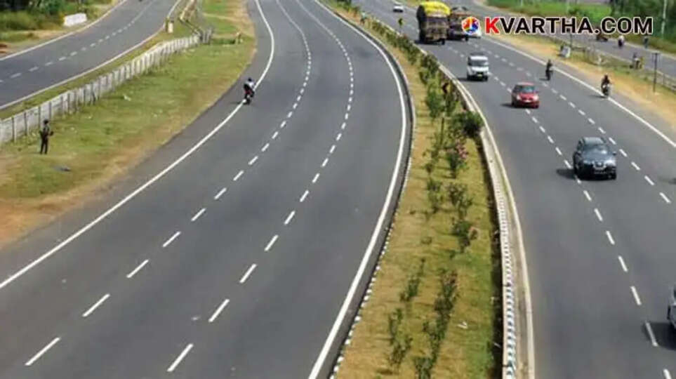 Photo Representing How to Drive on a 6-Lane Highway? Know in Detail