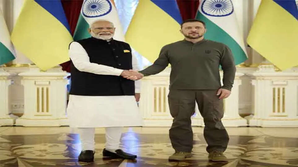 Modi, Zelenskyy, India-Ukraine relations, Kyiv visit, Peace efforts, Humanitarian aid, Russia-Ukraine conflict, Gandhi statue, Indian diaspora, Ukraine visit