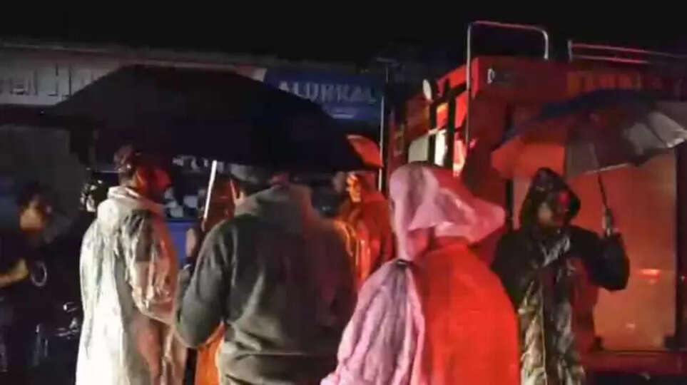 Massive landslides two places in Wayanad Mundakkai, 4 dead bodies found, News, Kerala, Wayanad, Landslide, Died, Rain, CM, Pinarayi Vijayan.