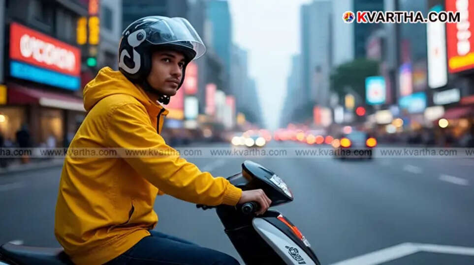 A bike taxi driver&nbsp;waiting for passengers.