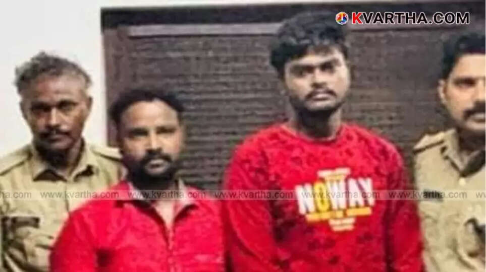 Cannabis seized by Excise in Kannur along with the arrested individuals.