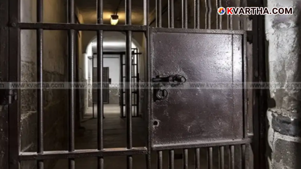 Seized cocaine packets and bread covers by Bengaluru police