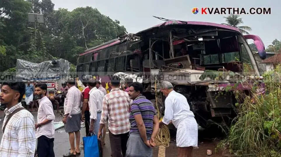 Bus and Lorry Collision in Kannur Injures 10; Two Critical