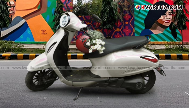 Bajaj Chetak 2025 electric scooter front view
