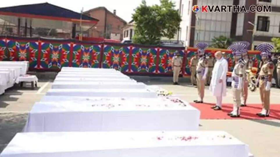 Union Home Minister Amit Shah paying respects to the victims of the Pahalgam terror attack