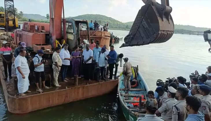 Rescue operation at Shirur landslide site