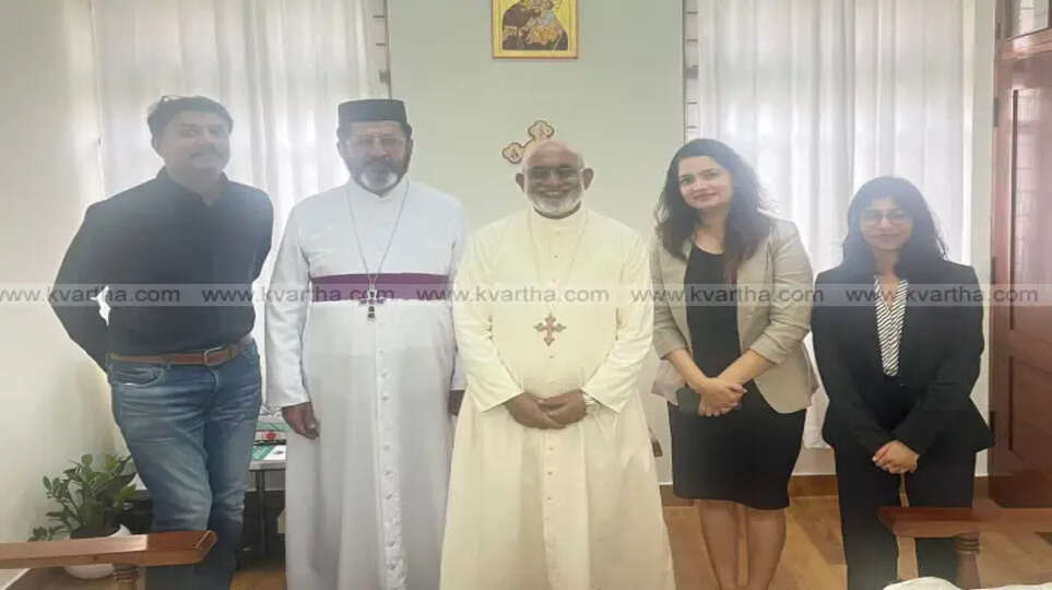 Tourists and pilgrims have started arriving in Israel, said the tourism director