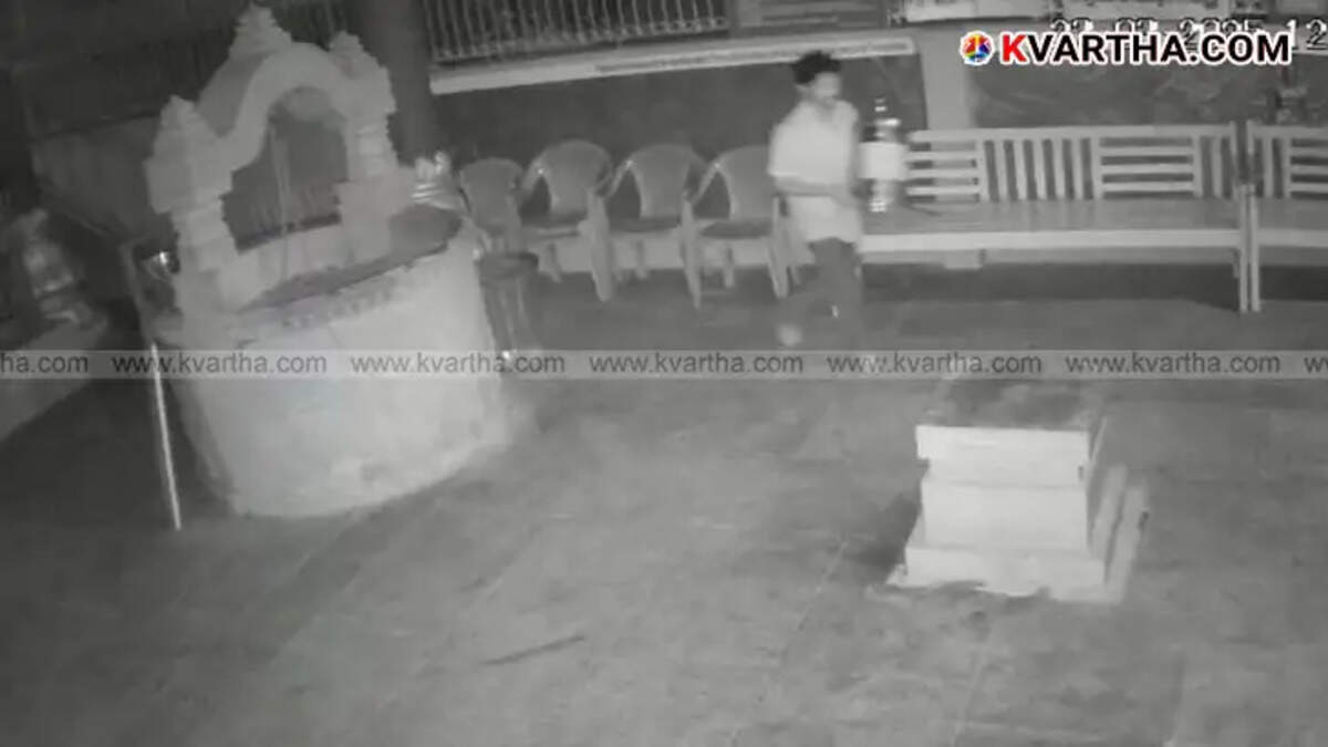 CCTV footage of theft at Sree Muthappan Madappura temple in Kannur showing the suspected thief.
