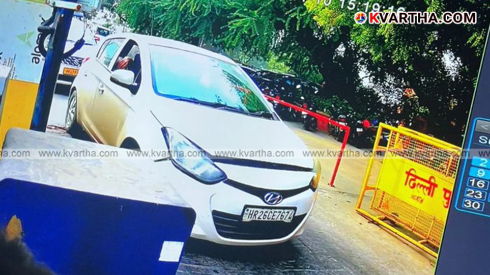 Image of a severely damaged car symbolizing the risk of poor documentation.