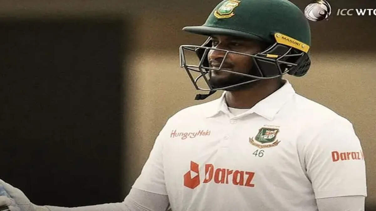 Shakib Al Hasan in action