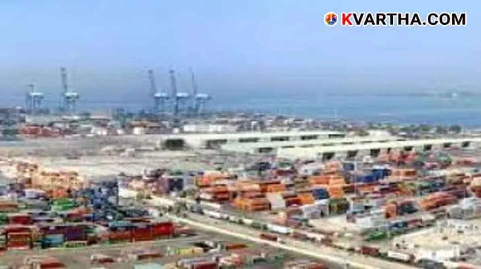 Illegal Tobacco Import Under Tissue Paper Label: 3 Arrested in Jeddah