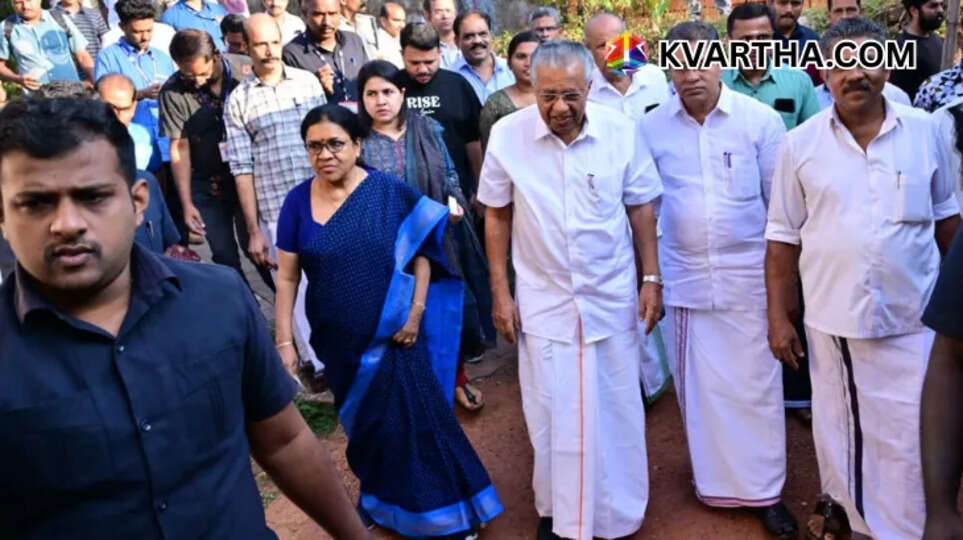 CM Pinarayi Vijayan and Congress leaders Shama Mohamed and Muhammad Shammas