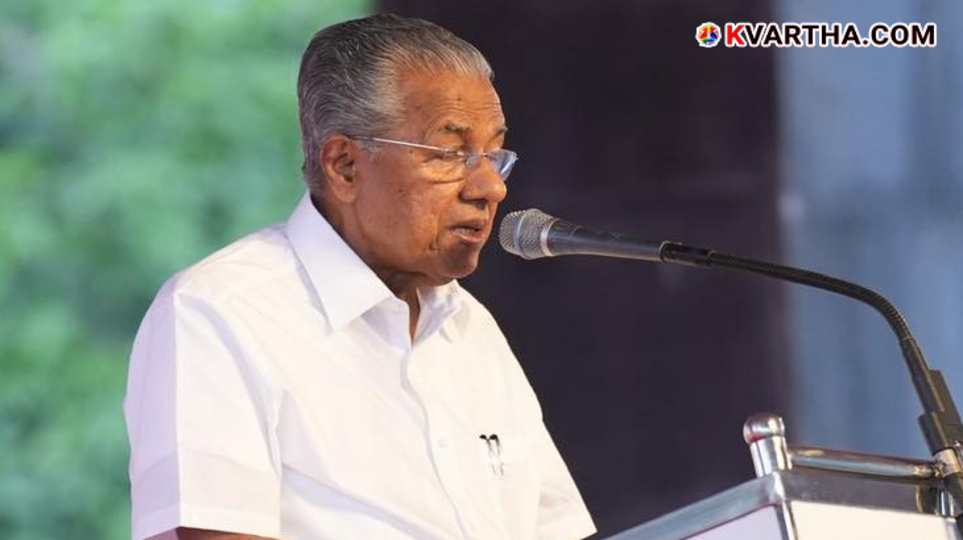 Chief Minister Pinarayi Vijayan giving a speech at Huddle Global