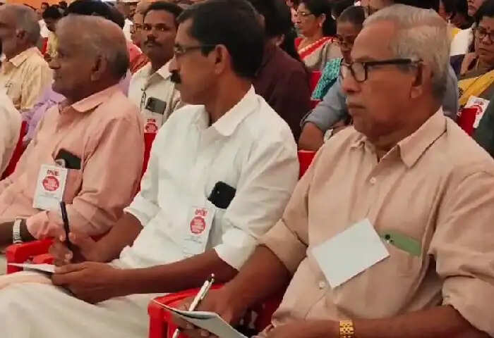 'Party leaders should not be the center of power', warns CPM in Northern region election review meeting