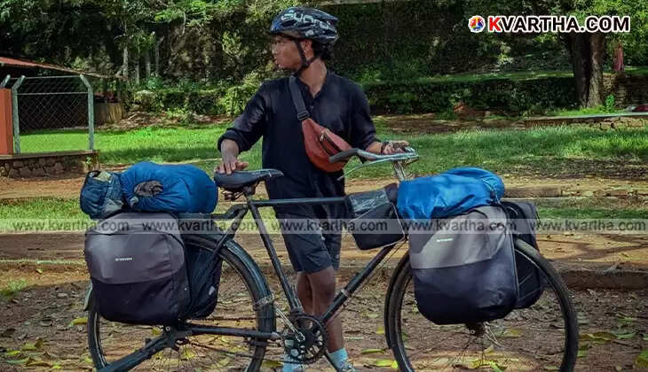Cyclist Nithin receiving a cycle gift from Congress workers in Ladakh.