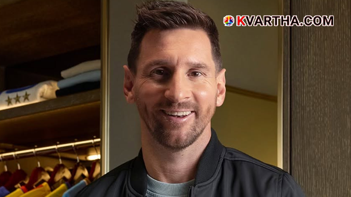 Image reflecting Lionel Messi and Ballon d'Or trophy ceremony