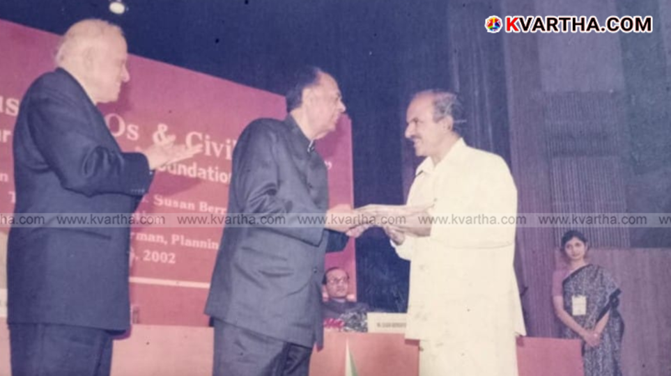 Kookanam Rahman receiving Vinoba Bhave Award