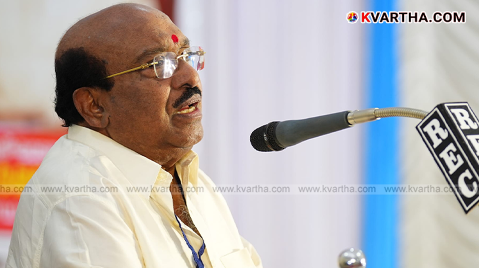 Vellappally Natesan speaking at an SNDP meeting in Kottayam.