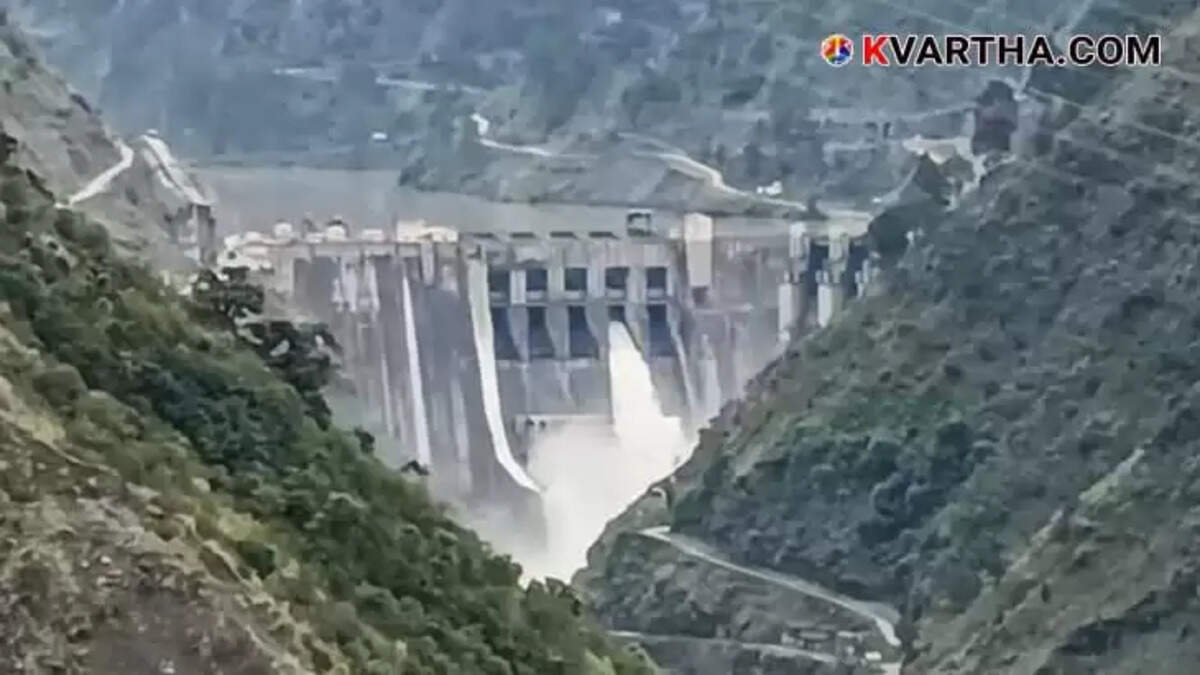  India plans monthly flushing of Salal and Baglihar dams 