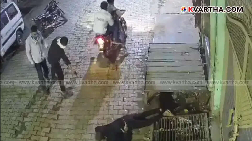 CCTV footage of youth being shot dead in Aligarh during Ramadan.