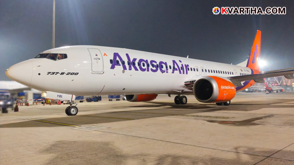 An Akasa Air airplane on the tarmac representing flight safety news