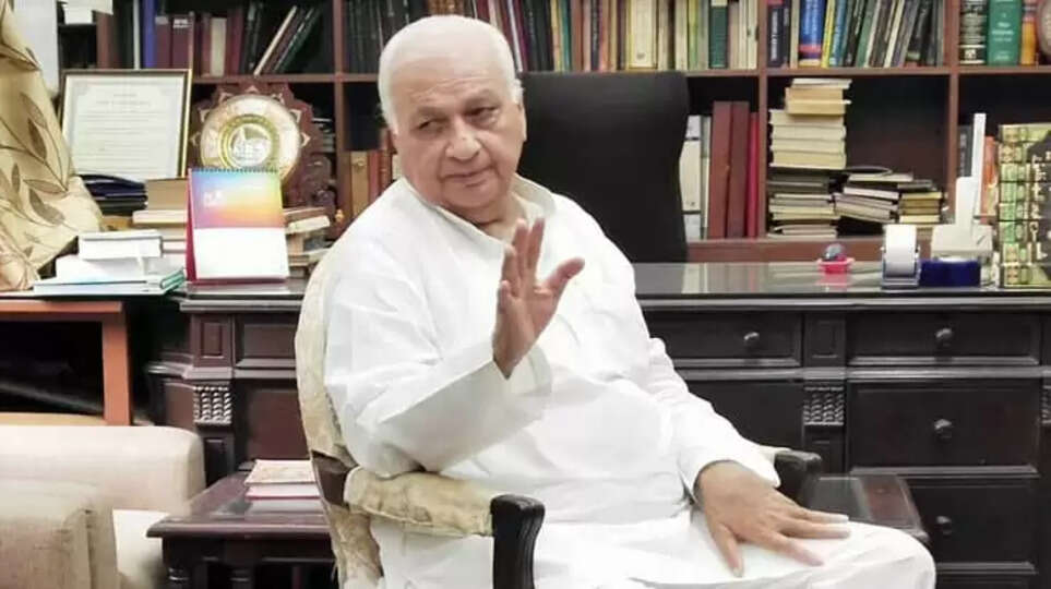 Governors shawl catches fire incident occurred during function at Palakkad Sabari Ashram